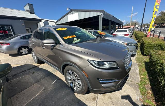 LINCOLN MKC SELECT 2019 with VIN 5LMCJ2C90KUL47025 - Photo from auction