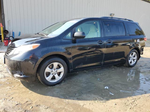 TOYOTA SIENNA LE 2017 with VIN 5TDKZ3DC3HS811577 - Photo from auction
