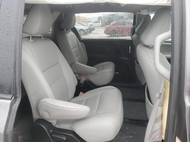 Photo 11 from auction – 2017 TOYOTA SIENNA XLE with VIN 5TDDZ3DC6HS164245