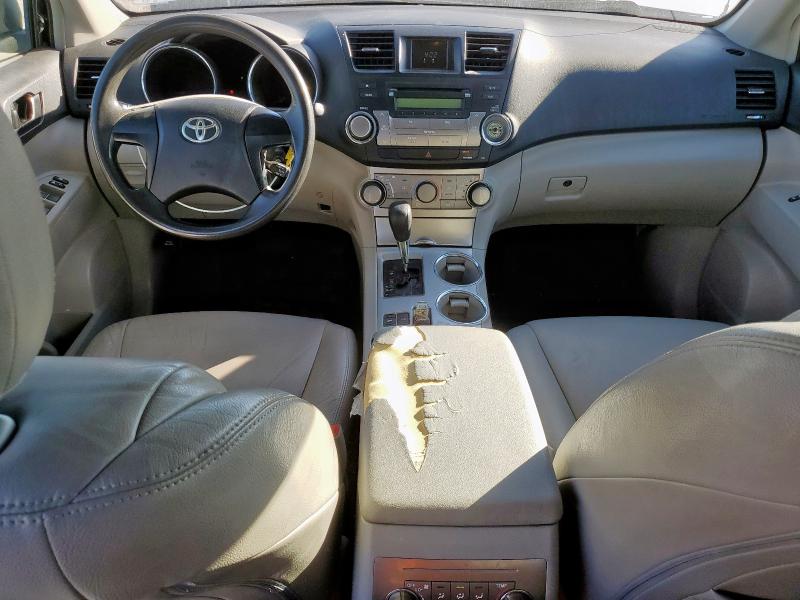 Photo 8 from auction – 2011 TOYOTA HIGHLANDER with VIN 5TDZK3EH1BS029217