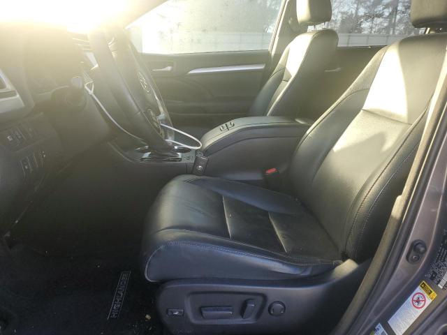 Photo 7 from auction – 2018 TOYOTA HIGHLANDER with VIN 5TDJZRFH1JS495223