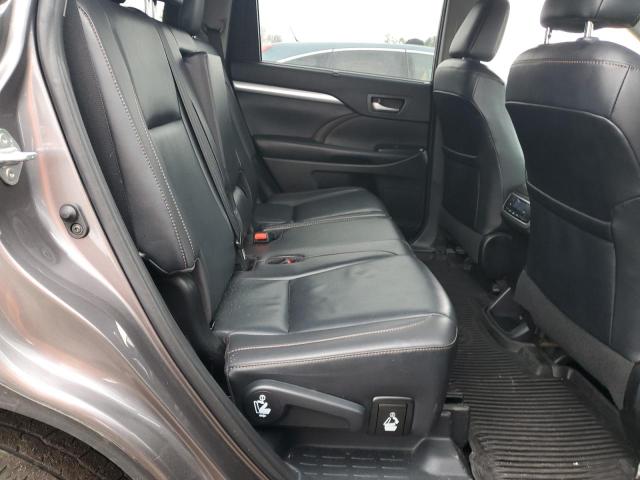 Photo 11 from auction – 2019 TOYOTA HIGHLANDER with VIN 5TDJZRFH0KS579955