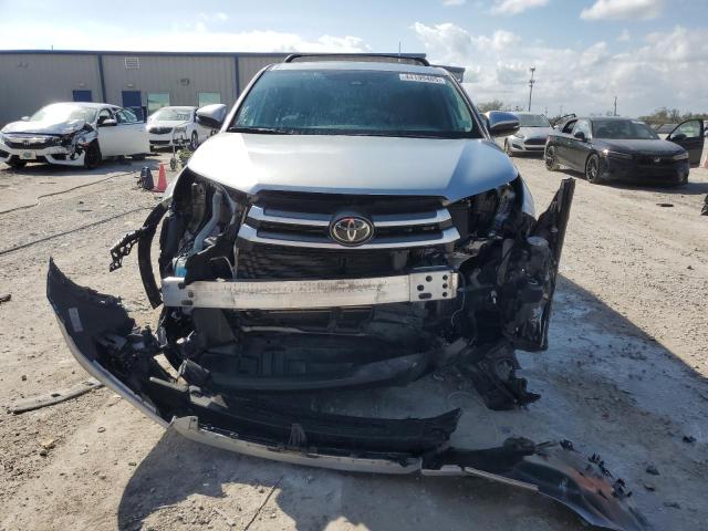 Photo 5 from auction – 2019 TOYOTA HIGHLANDER with VIN 5TDBZRFH3KS734485
