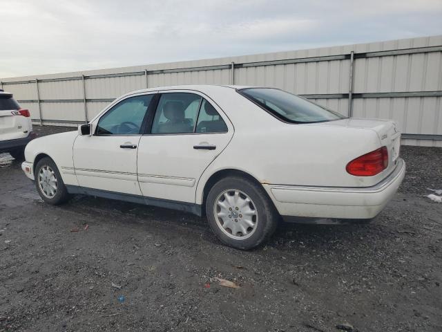 Photo 2 from auction – 1999 MERCEDES-BENZ E 320 with VIN WDBJF65H9XA789823