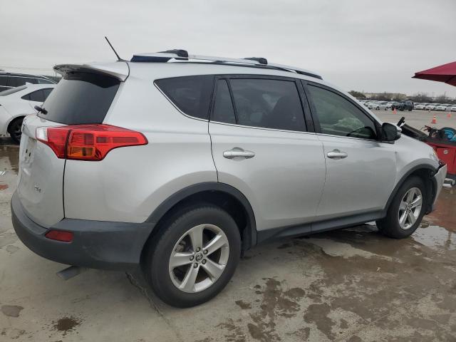 Photo 3 from auction – 2015 TOYOTA RAV4 XLE with VIN JTMWFREV9FJ030733