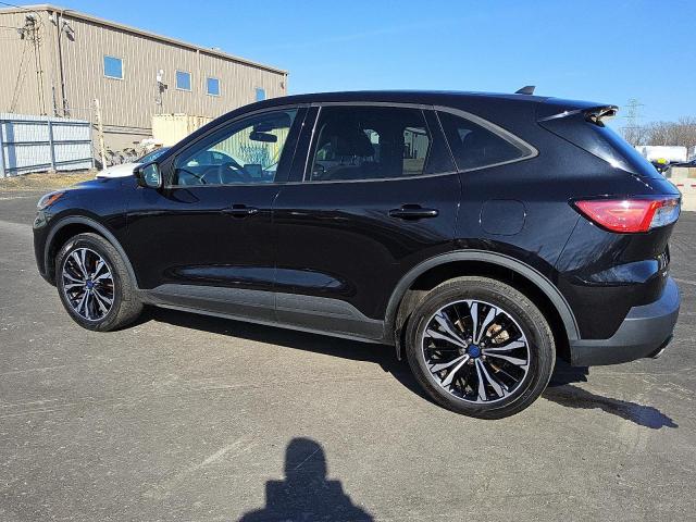 Photo 2 from auction – 2022 FORD ESCAPE SE with VIN 1FMCU9G68NUA34876