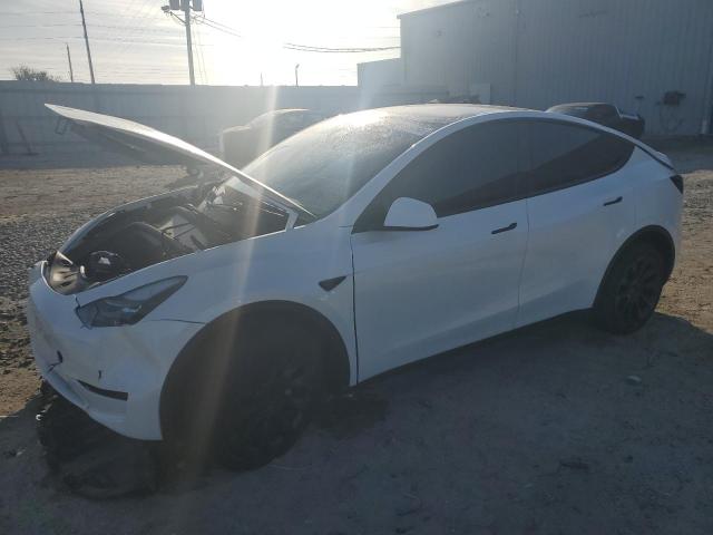 TESLA MODEL Y 2024 with VIN 7SAYGDEE9RA268389 - Photo from auction