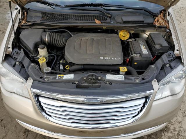 Photo 12 from auction – 2015 CHRYSLER TOWN & COU with VIN 2C4RC1GG5FR718245