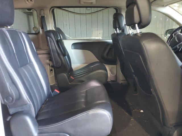 Photo 11 from auction – 2012 CHRYSLER TOWN & COU with VIN 2C4RC1BG1CR227089