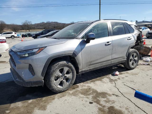 TOYOTA RAV4 XLE 2022 with VIN 2T3W1RFV0NC196637 - Photo from auction