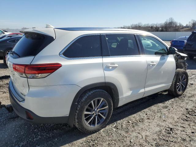 Photo 3 from auction – 2018 TOYOTA HIGHLANDER with VIN 5TDJZRFH3JS524883