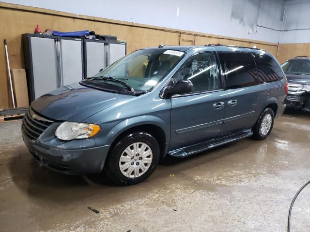 Photo 1 from auction – 2006 CHRYSLER TOWN & COU with VIN 1A4GP44R46B568804