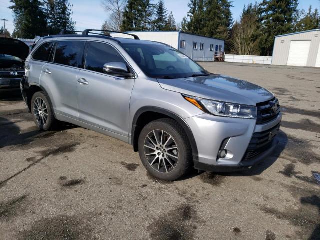 Photo 4 from auction – 2017 TOYOTA HIGHLANDER with VIN 5TDJZRFH7HS515582