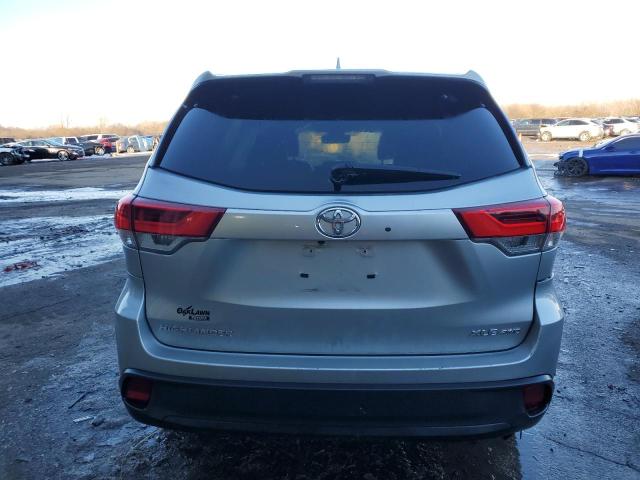 Photo 6 from auction – 2018 TOYOTA HIGHLANDER with VIN 5TDJZRFH6JS525526