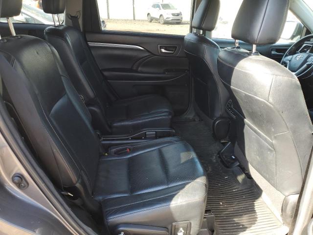 Photo 11 from auction – 2018 TOYOTA HIGHLANDER with VIN 5TDDZRFH7JS874059