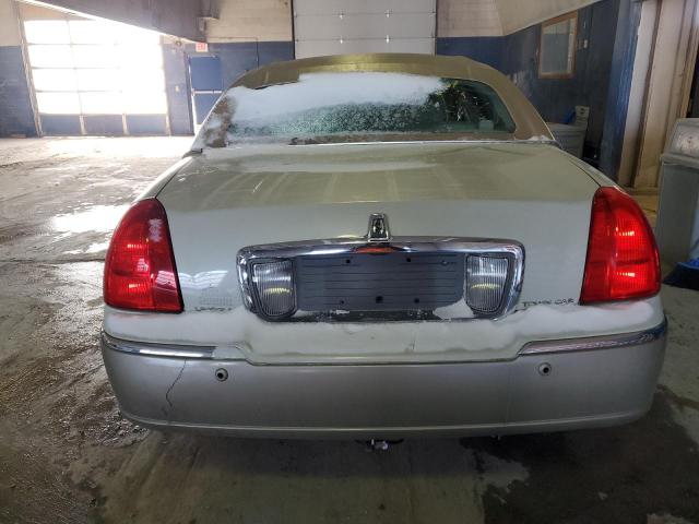 Photo 6 from auction – 2004 LINCOLN TOWN CAR U with VIN 1LNHM83WX4Y669692