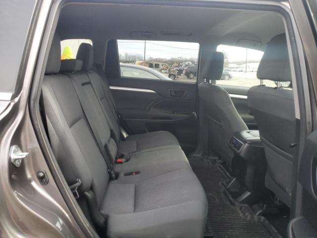 Photo 11 from auction – 2018 TOYOTA HIGHLANDER with VIN 5TDBZRFH4JS891831