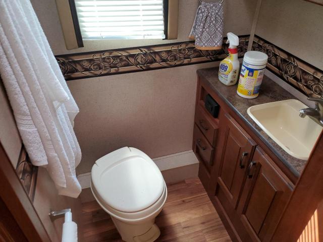 Photo 9 from auction – 2015 JAYCEE MOTORHOME with VIN 1F65F5DY5F0A00234