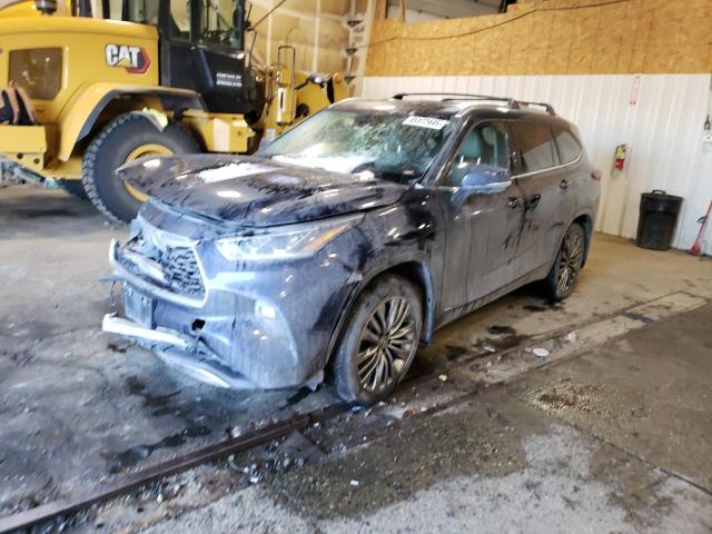 TOYOTA HIGHLANDER 2022 с VIN 5TDEBRCH6NS076672 - Снимка от търг