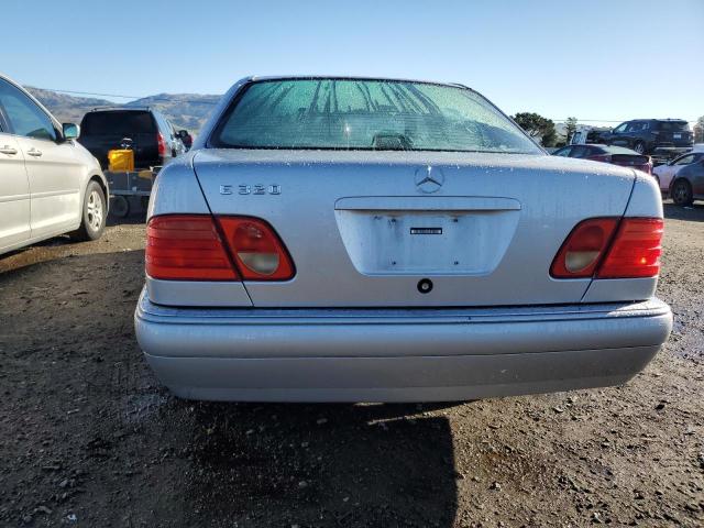 Photo 6 from auction – 1998 MERCEDES-BENZ E 320 with VIN WDBJF65F0WA555650