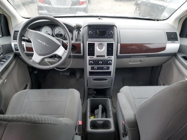 Photo 8 from auction – 2010 CHRYSLER TOWN & COU with VIN 2A4RR5D15AR304648