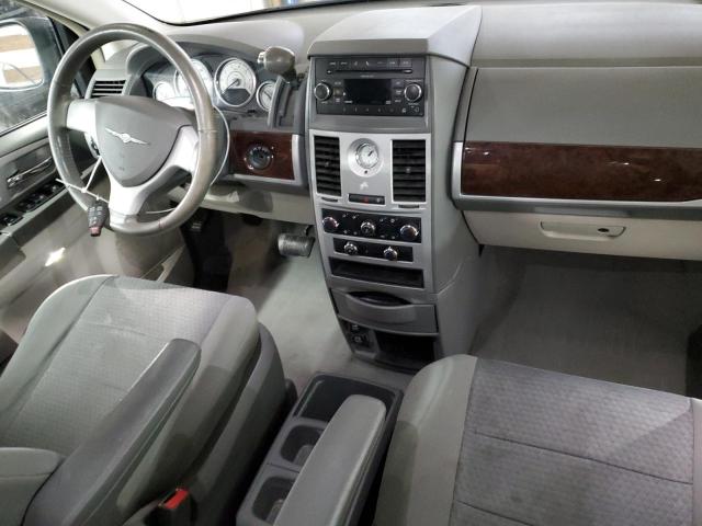 Photo 8 from auction – 2010 CHRYSLER TOWN & COU with VIN 2A4RR5D11AR284902