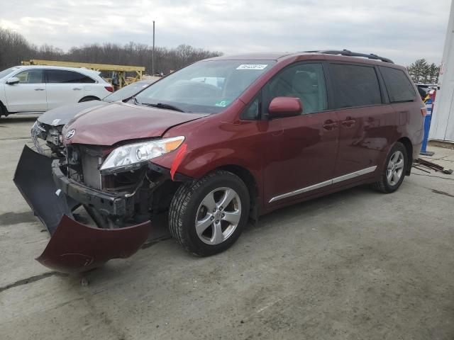 Photo 1 from auction – 2016 TOYOTA SIENNA LE with VIN 5TDKK3DC6GS762149