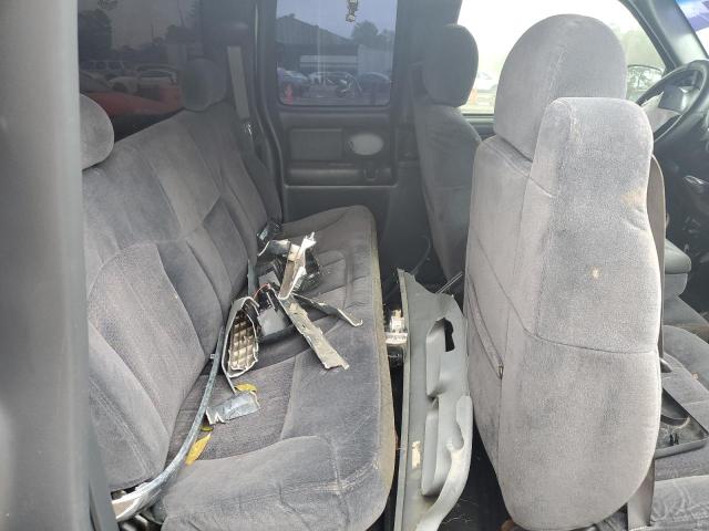 Photo 10 from auction – 2000 CHEVROLET SILVERADO with VIN 2GCEC19V7Y1402082