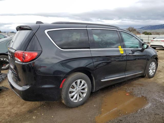 Photo 3 from auction – 2017 CHRYSLER PACIFICA T with VIN 2C4RC1BG3HR621703