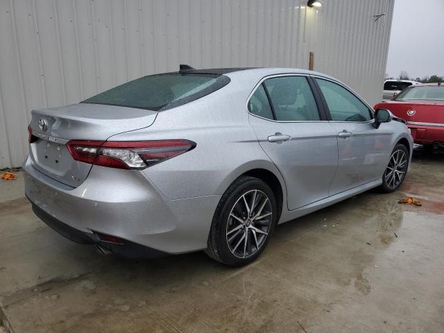 Photo 3 from auction – 2022 TOYOTA CAMRY XLE with VIN 4T1F11AK2NU717783