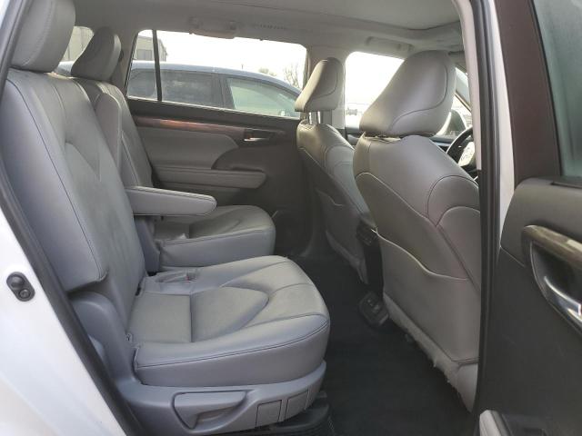 Photo 11 from auction – 2023 TOYOTA HIGHLANDER with VIN 5TDFARAH5PS016430