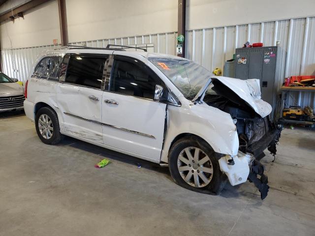 Photo 4 from auction – 2015 CHRYSLER TOWN & COU with VIN 2C4RC1BGXFR571122