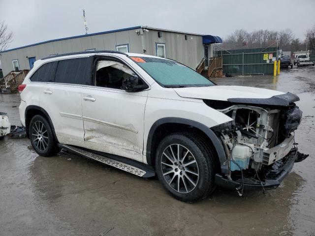 Photo 4 from auction – 2018 TOYOTA HIGHLANDER with VIN 5TDJZRFH3JS533857