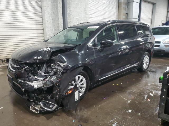CHRYSLER PACIFICA T 2017 with VIN 2C4RC1BG3HR517454 - Photo from auction