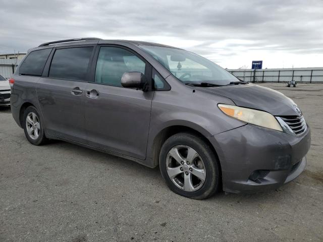 Photo 4 from auction – 2013 TOYOTA SIENNA LE with VIN 5TDKK3DC5DS307045