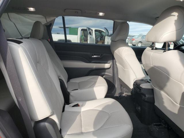 Photo 11 from auction – 2024 TOYOTA GRAND HIGH with VIN 5TDAAAB53RS005283