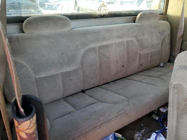 Photo 10 from auction – 1996 CHEVROLET GMT-400 C1 with VIN 2GCEC19M2T1108878