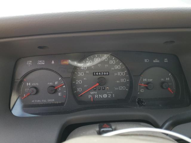 Photo 9 from auction – 2002 MERCURY GRAND MARQ with VIN 2MEFM74W82X602041