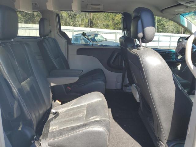 Photo 11 from auction – 2015 CHRYSLER TOWN & COU with VIN 2C4RC1BG4FR697878