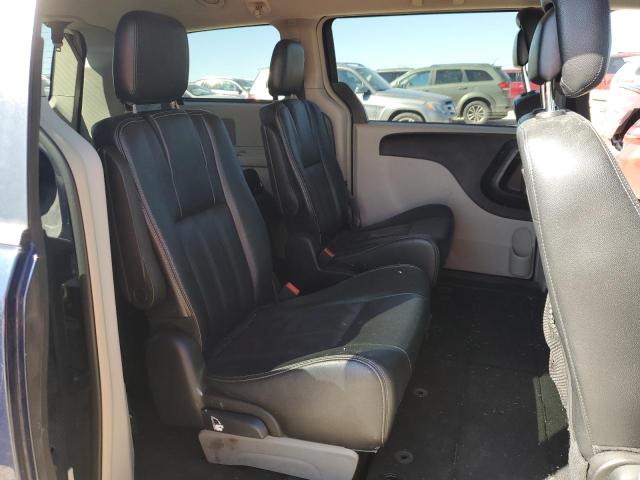 Photo 11 from auction – 2016 CHRYSLER TOWN & COU with VIN 2C4RC1BG5GR199027