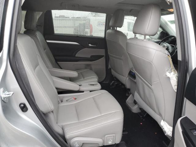 Photo 11 from auction – 2017 TOYOTA HIGHLANDER with VIN 5TDJZRFH6HS378408