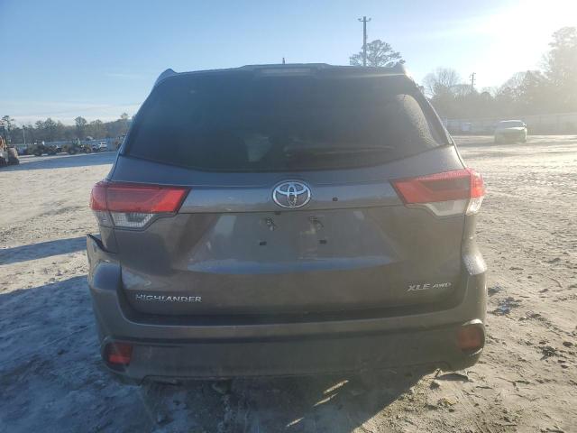 Photo 6 from auction – 2018 TOYOTA HIGHLANDER with VIN 5TDJZRFH1JS495223