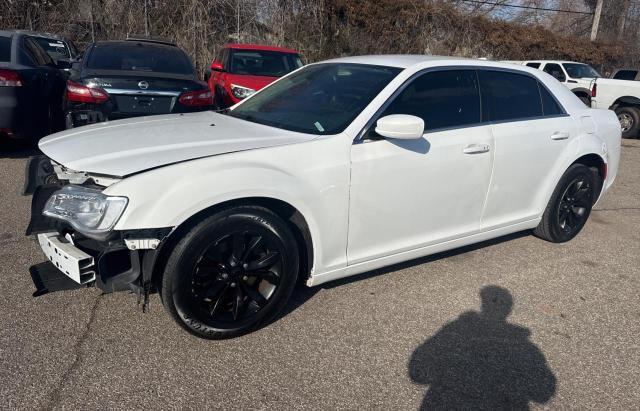 Photo 2 from auction – 2016 CHRYSLER 300 LIMITE with VIN 2C3CCAAG7GH273937