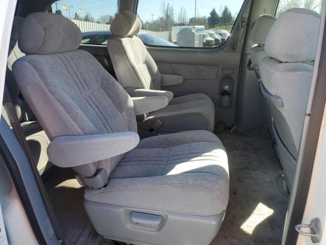 Photo 11 from auction – 2000 TOYOTA SIENNA LE with VIN 4T3ZF13C4YU237213