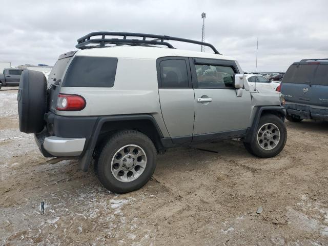 Photo 3 from auction – 2012 TOYOTA FJ CRUISER with VIN JTEBU4BF5CK137932