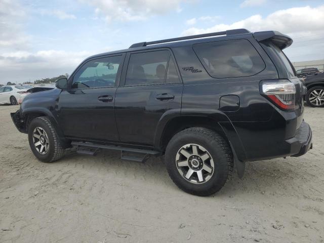 Photo 2 from auction – 2019 TOYOTA 4RUNNER SR with VIN JTEBU5JR2K5733532
