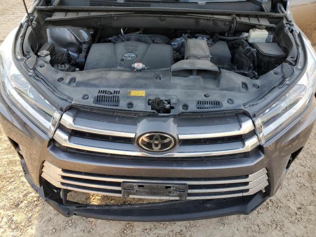 Photo 12 from auction – 2018 TOYOTA HIGHLANDER with VIN 5TDYZRFH7JS274806
