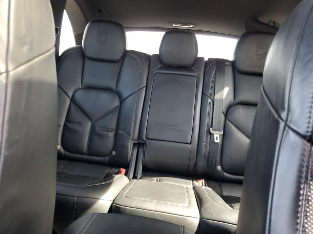 Photo 10 from auction – 2018 PORSCHE CAYENNE with VIN WP1AA2A24JKA06465