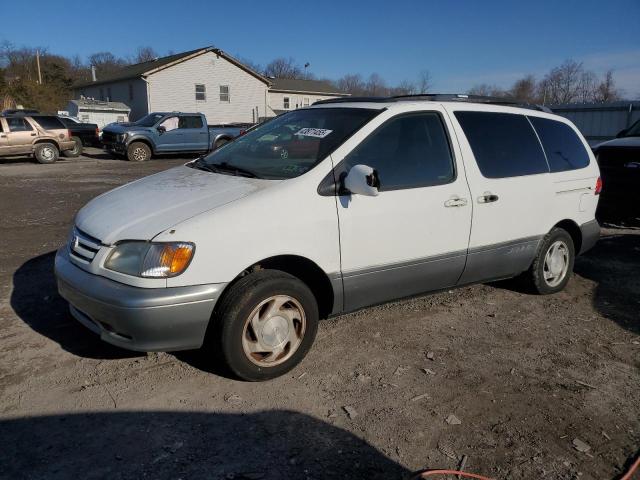 TOYOTA SIENNA LE 2002 with VIN 4T3ZF13C32U414874 - Photo from auction