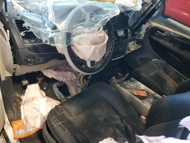 Photo 8 from auction – 2015 CHRYSLER TOWN & COU with VIN 2C4RC1BGXFR571122